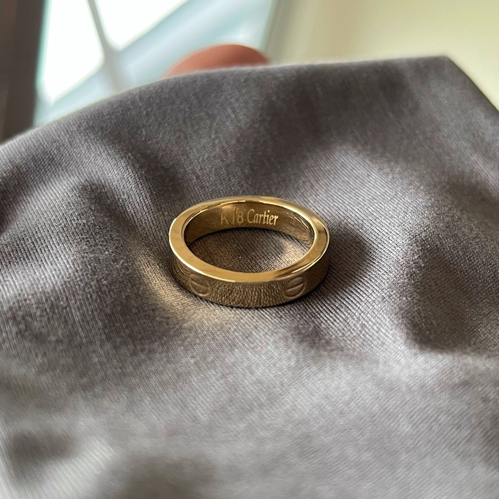 L O V E ring